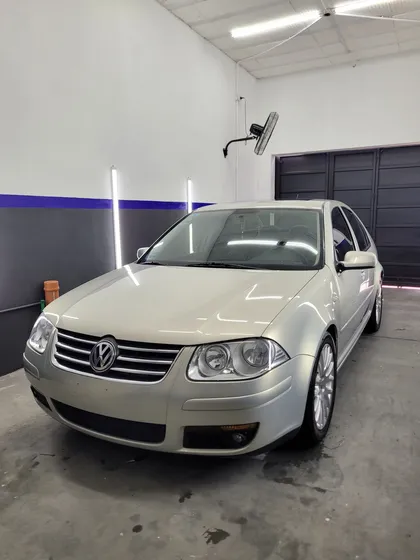 Volkswagen Bora 1.8 Highline T 180cv Cuero