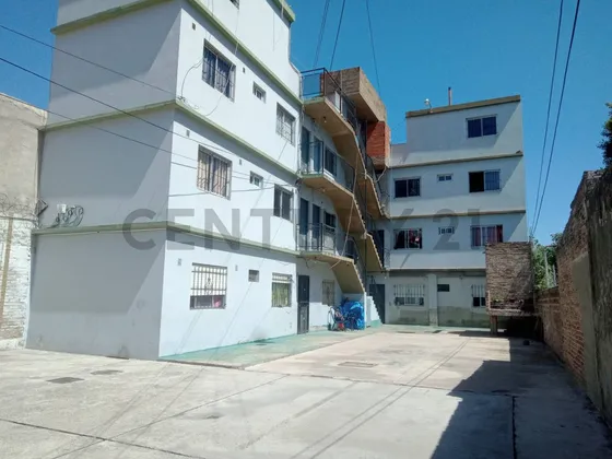 Venta En Bloque De Complejo De 14 Departamentos Con Cocheras, Asadores Y Lavadero Catan