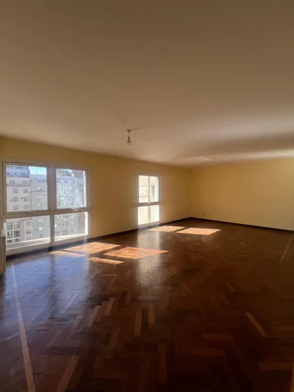 Departamento En Venta De Categoria - 3 Dormitorios En Torre Elysee Con Cochera 