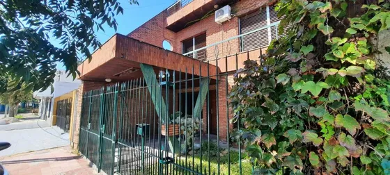 Venta Casa De 6 Ambientes, Avellaneda, Apta Credit