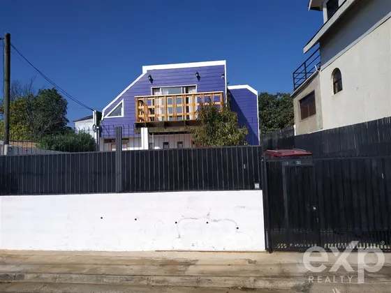 Venta Cómoda Y Moderna Casa En Sector Nueva Aurora