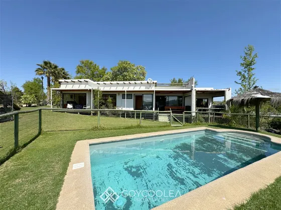 Casa En Venta De 4 Dorm. En Las Cabras