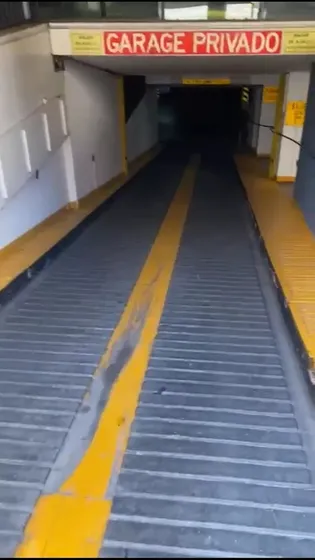 Venta O Alquiler De Amplia Cochera En Talcahuano 958