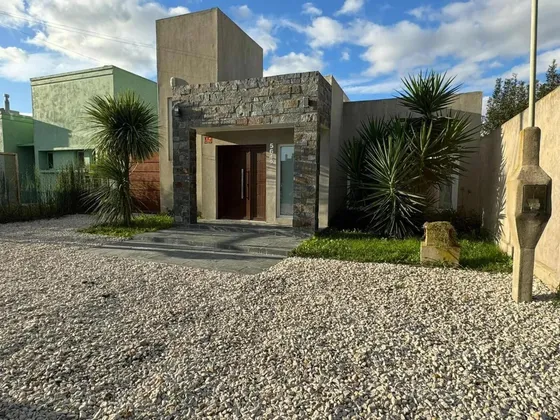 Casa En Venta - 1 Dormitorio 1 Baño - La Plata