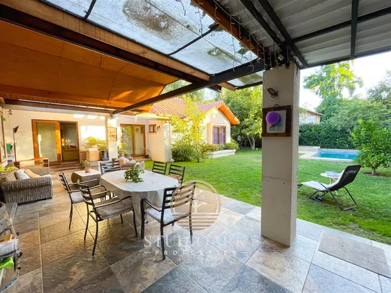 Casa En Arriendo De 5 Dorm. En Machalí