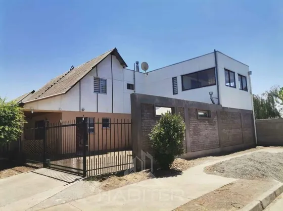 Casa En Venta De 3 Dorm. En Curicó