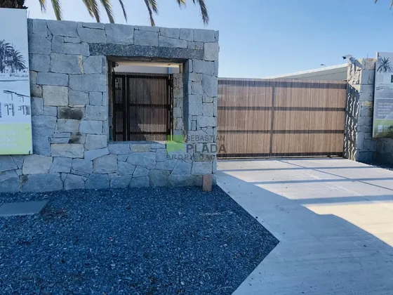 Dúplex De 3 Dormitorios, Con Cochera, En Venta En San Carlos