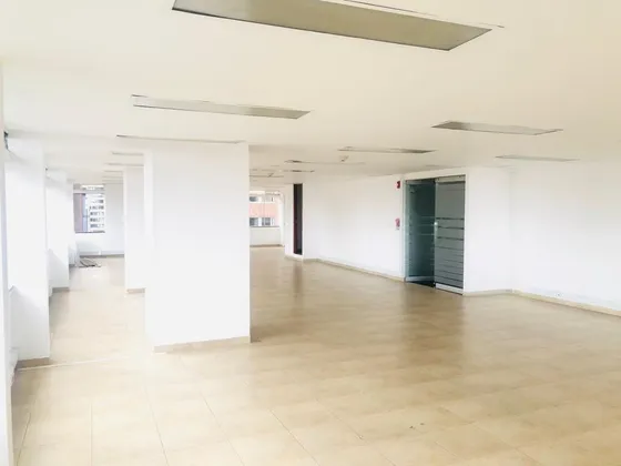 Oficina En Arriendo/venta En Centro Internacional. Cod A1050032
