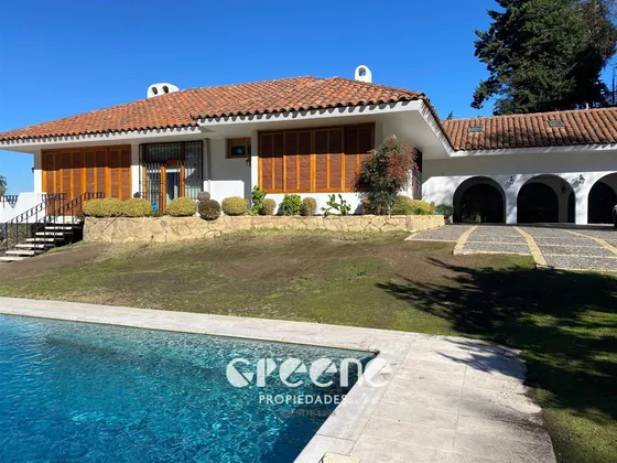 Casa En Venta De 6 Dorm. En Lo Curro, Vitacura