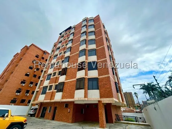 Lisbeth Delgado Vende Apartamento Cerca Del Sambil Barquisimeto  Cod. 25-19623 De 160 Mts2 Con Planta Eléctrica