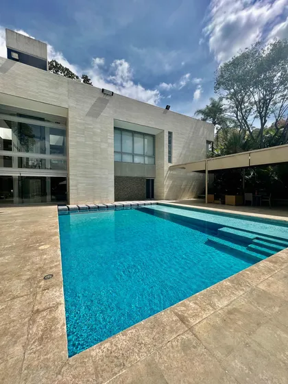 Se Vende Qta Country Club 5h/3s/12b/20p/piscina/