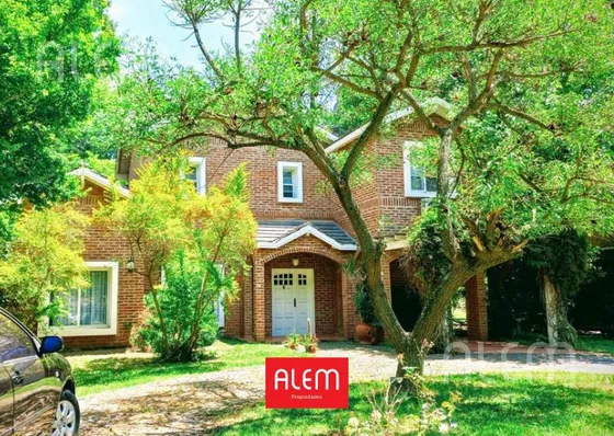 Casa En Venta En Canning | Saint Thomas Norte | Acepta Permuta