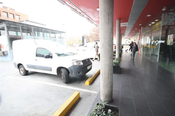 Local Comercial Nivel Calle En Stripcenter De Vitacura