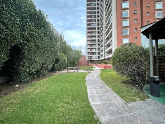 Arrienda En Ñuñoa| 2d+2b+e+bg A Pasos Metro Villa Frei.