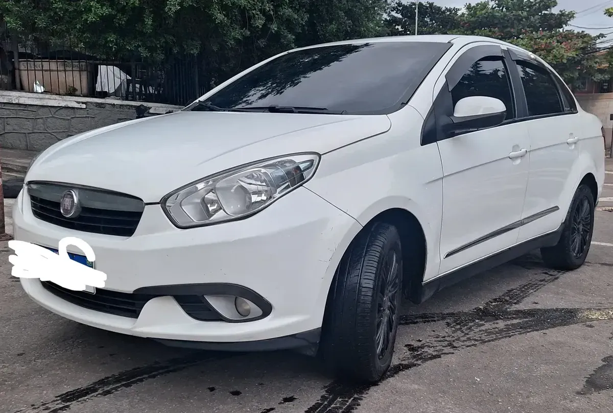 Fiat Grand Siena 2015 1.6 16v Essence Flex 4p Fiat Grand Siena 2015 1.6 16v Essence Flex 4p