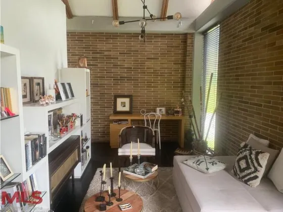 Hermosa Casa De Un Solo Nivel, Con Acabados Modern...(mls#239561)