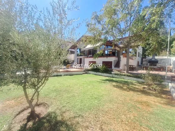 Casa En Venta Remodelada, Quinchamali Central, Las Condes