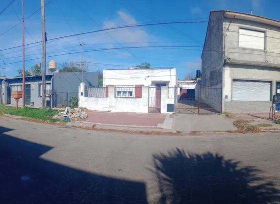 Casa Con Galpón Con Fosa En Miramar