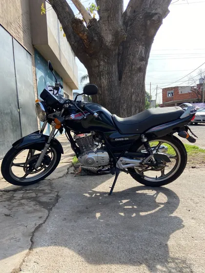 Suzuki En 125 - Modelo 2015