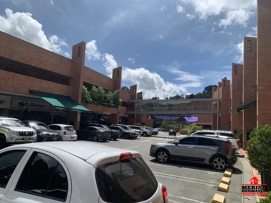 Local En Venta En Alto De Las Palmas. Cod V6122