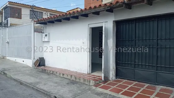 Valeria Chong Local Comercial Alquiler Cabudare Lara Avenida Moran Comercial Economico Codigo Inmobiliaria Rent-a-house 25-21975