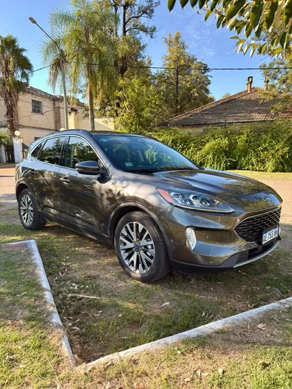 Ford Kuga 2.5l Híbrida Titanium 4x4 Awd