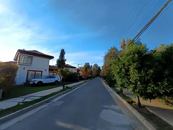 Se Vende Hermosa Y Amplia Casa En Condominio Valle Dorado