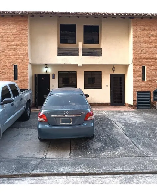 Town House En Venta - Limón Country Naguanagua - 170 M - Onbg - Toenhouse Muy Negociable