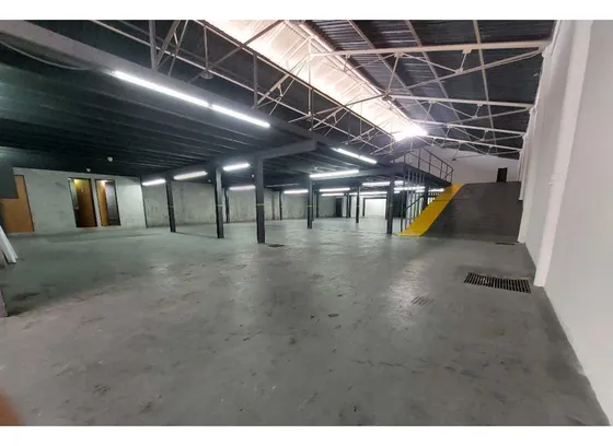 Alquilo Galpón 1200m2 Chacao 9867