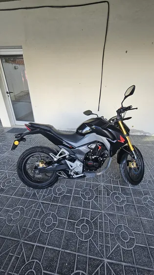 Moto Honda Cb 190r Negra - Impecable Poco Uso