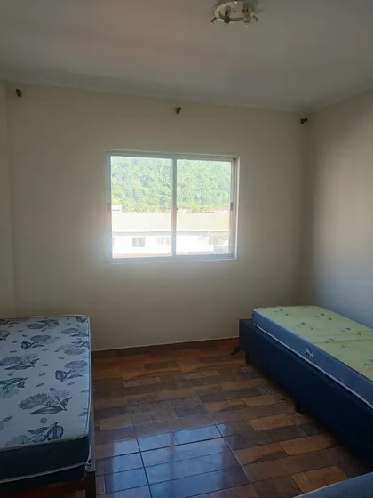 Kitnet,quarto Sala,cozinha, Banheiro,1 Vaga Para Carro