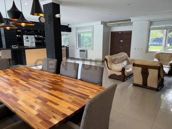 Venta Casa 4 Dormitorios Parque Leloir Pileta 1667 M2