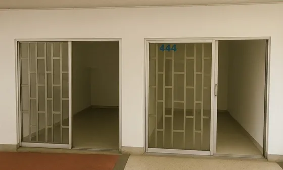 Oficina / Local En Alquiler  26 M² En Cali, Centro Comercial Frente A Terminal