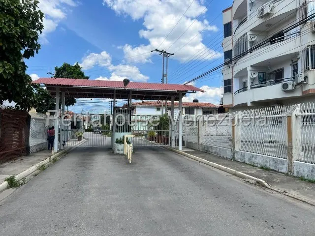 Gbf 25-10346 El Portal Del Valle La Morita Vendo Bella Y Amplia Casa Con Terreno Contáctame Ya.