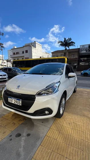 Peugeot 208 1.2 Allure 82cv 5p