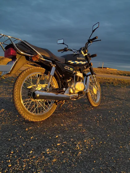 Suzuki Ax100