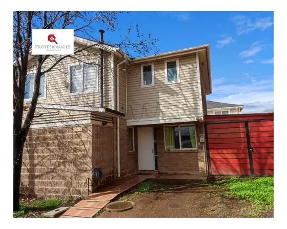 Se Vende Casa De 2 Pisos En Condominio.-