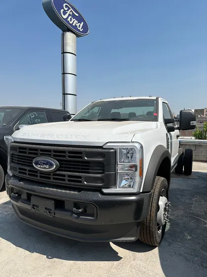 Ford F-350 Xl 6.7 V8