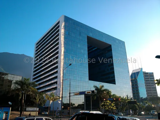 Ss: Vende Local Comercial 25-16759 En Los Palos Grandes  (c.c. Parque Cristal) De 73.23 M2