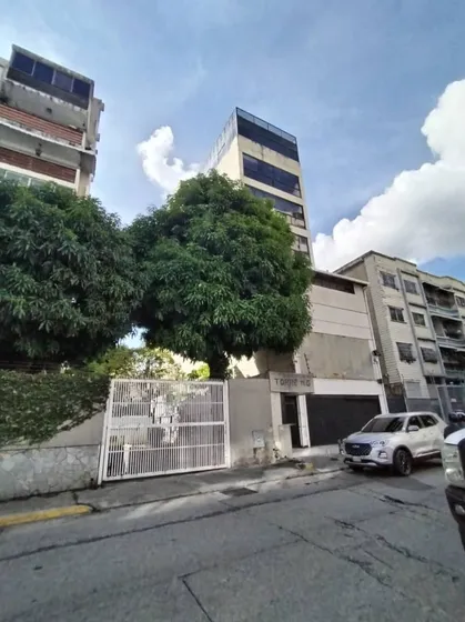 Oficina / Venta/ Las Delicias Caracas/ 140 M2