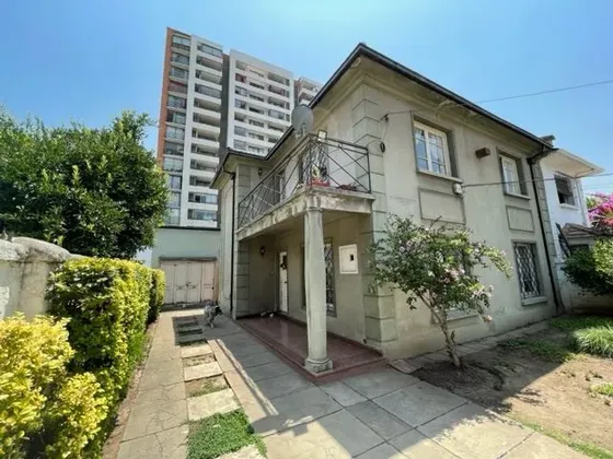 Casa En Venta En Plaza Ñuñoa
