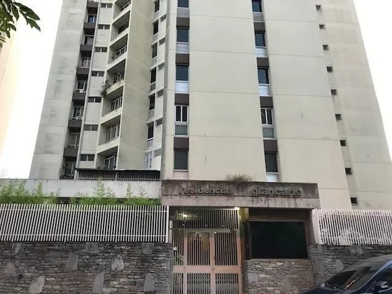 Apartamento En Venta En Lomas De Prados Del Este. Mls #23-1993