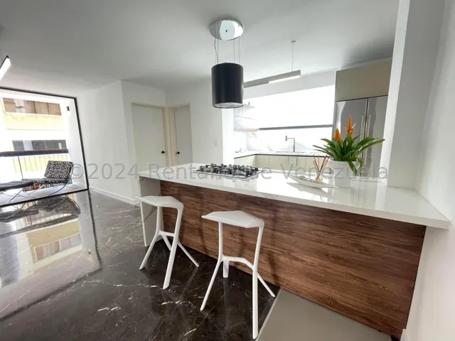 Bello, Moderno, Remodelado, En Excelente Ubicación, Con Pozo. 25-3629