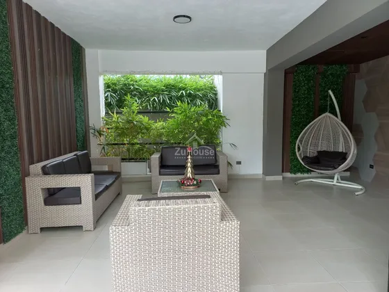 Apartamento En Venta Con Cuarto De Servicio Y Patio En Torre Próximo Al Homs Wpa64