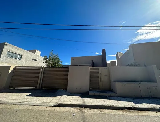 Casa 3 Dormitorios Con Piscina En Rada Tilly 
