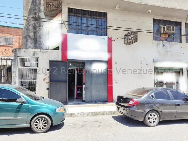 Local En Venta A Pie De Calle Centro Este De Barquisimeto 24-9443 Yc