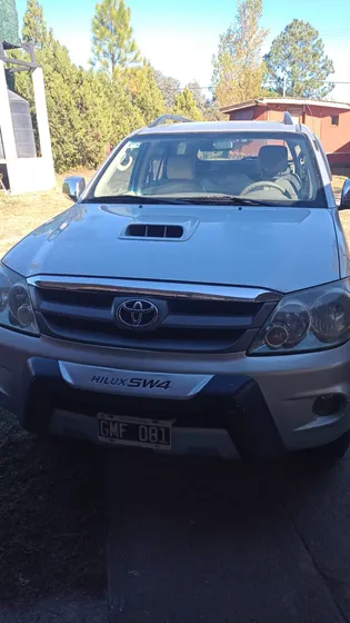 Toyota Hilux Sw4 3.0 Srv Cuero 4x4
