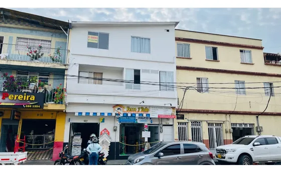 Alquiler De Hermoso Local Calle 33 Con 6 Centro Pereira