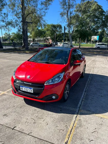 Peugeot 208 1.6 Feline