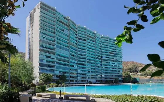 Depto. En Condominio Con Laguna, 2d/2b - Ciudad Empresarial